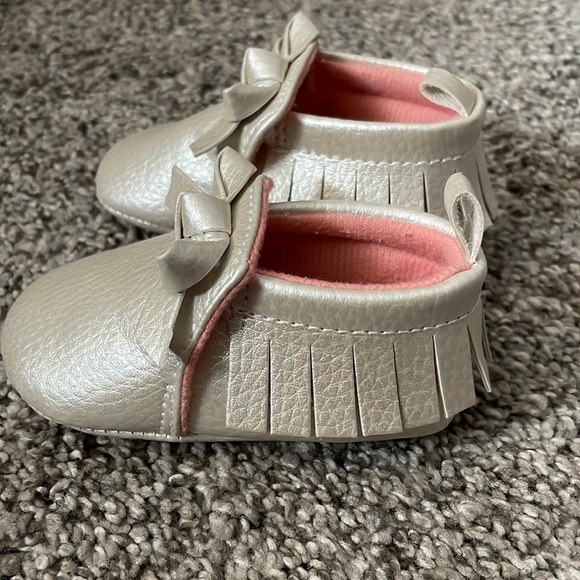 Metallic Infant Girl Moccasins - Picture 4 of 4